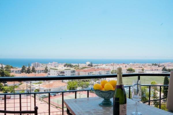 Venta de piso en Piso en Calle Picasso, Avda Pescia - Ctra de Frigiliana, Nerja, Nerja
photo 1