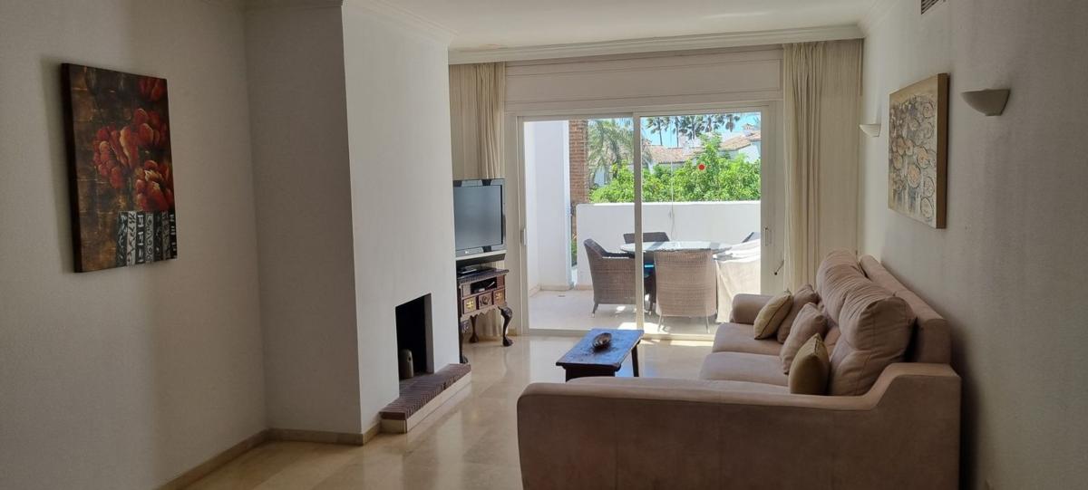 Venta de ático en  Ático en Urbanización Hacienda Beach, 4, El Velerín, Estepona, Estepona photo 5