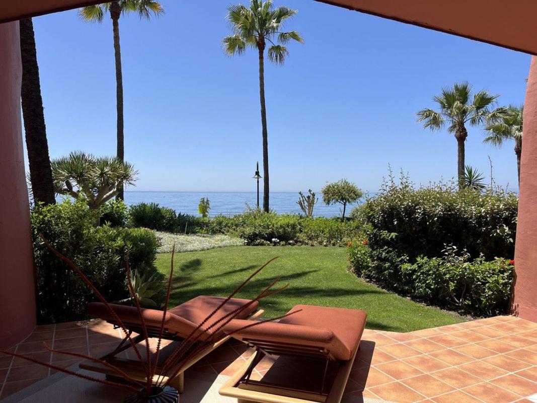 Venta de piso en Piso en Urbanizacion Menara Beach, Guadalmansa, Estepona, Estepona
photo 2