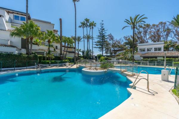 Venta de piso en Piso en Calle Urbanizacion Real de Zaragoza, Real de Zaragoza, Marbella, Marbella
photo 1