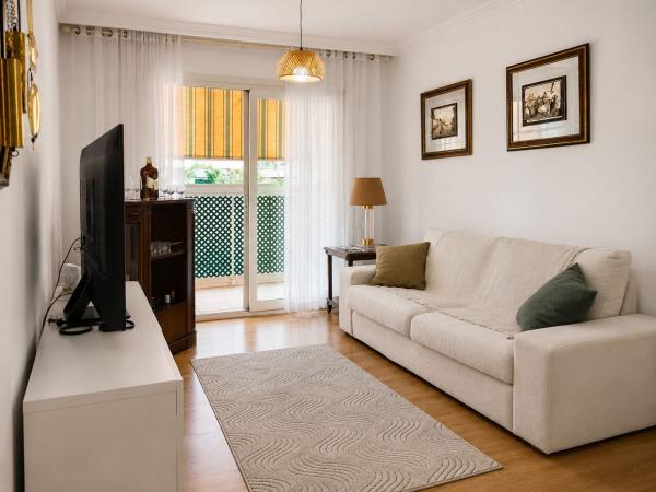 Venta de piso en Piso en Avenida Parménides, El Consul - El Romeral, Málaga, Málaga
thumbnail 3