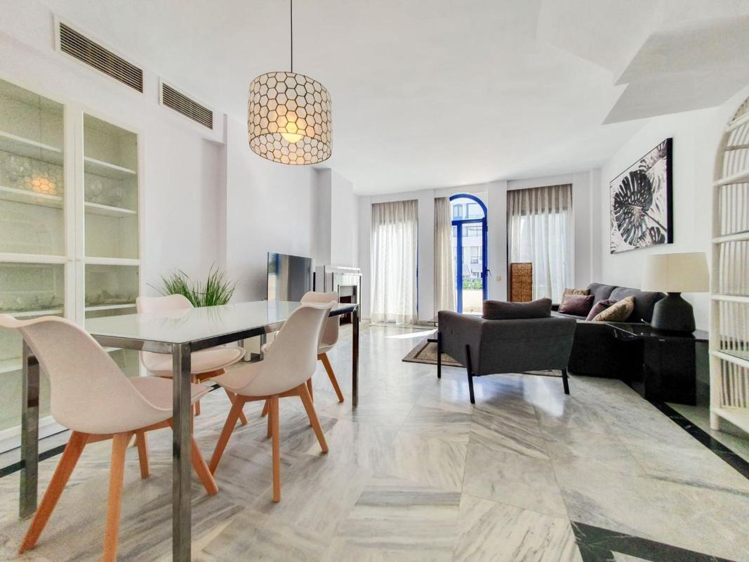 Продажа дуплекса на Dúplex en Calle Camilo José Cela, 18 a, Playa de la Fontanilla, Marbella, Марбелла photo 3