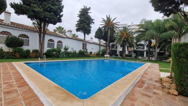 Продажа квартиры на Piso en Paseo Jesús Santos Rein, Zona Puerto Deportivo, Fuengirola, Фуэнхирола
photo 1