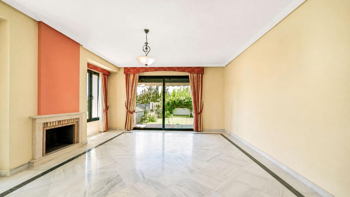 Venta de chalet adosado en Chalet adosado en Avenida Piedramar, Nagüeles, Marbella , Marbella photo 4