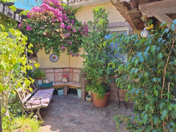 Chalet adosado en Calle la Coronilla, Benahavís, Benahavís photo 1