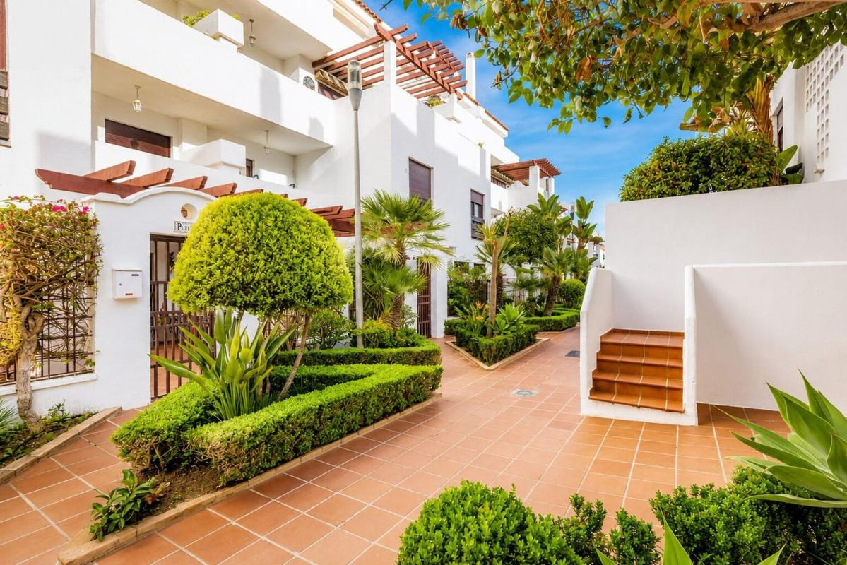 Продажа квартиры на Piso en Califa-ur Nva Andalucia, 16, Nueva Andalucía, Marbella, Марбелла
photo 2