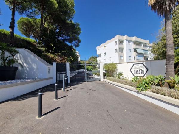 Venta de piso en Piso en Nueva Andalucía, Marbella, Marbella
photo 1