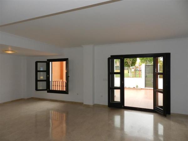 Chalet adosado en urb. Villas y Golf, 60, Guadalmina Alta, Marbella photo 4