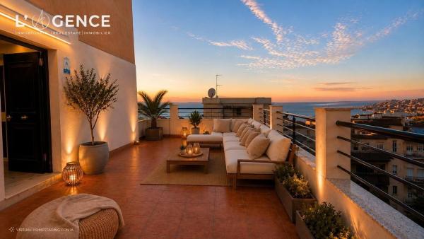 Venta de piso en Piso en Calle Almuñécar, Zona Centro Comercial Torrequebrada, Benalmádena, Benalmádena
 photo 1