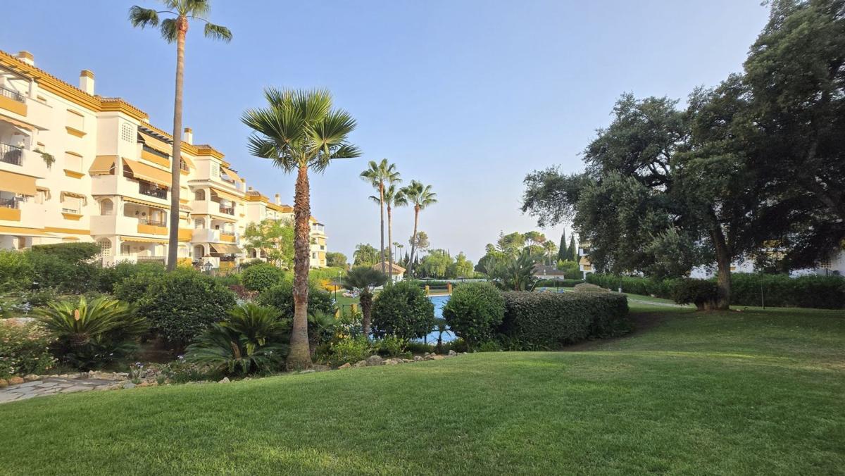 Venta de piso en Piso en La Carolina-Guadalpín, Marbella, Marbella
photo 1