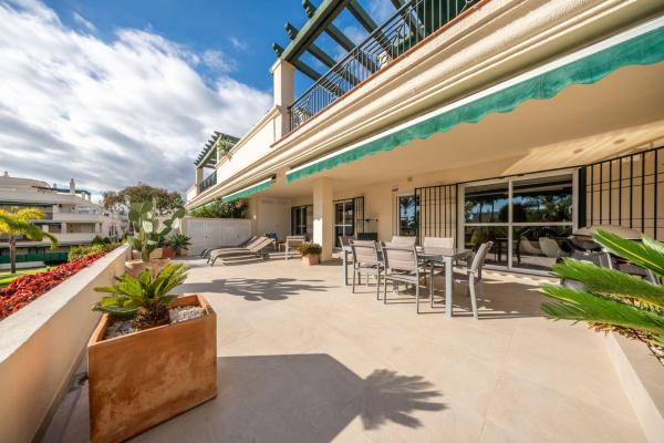 Venta de piso en Piso en Nueva Andalucía, Marbella, Marbella
photo 1