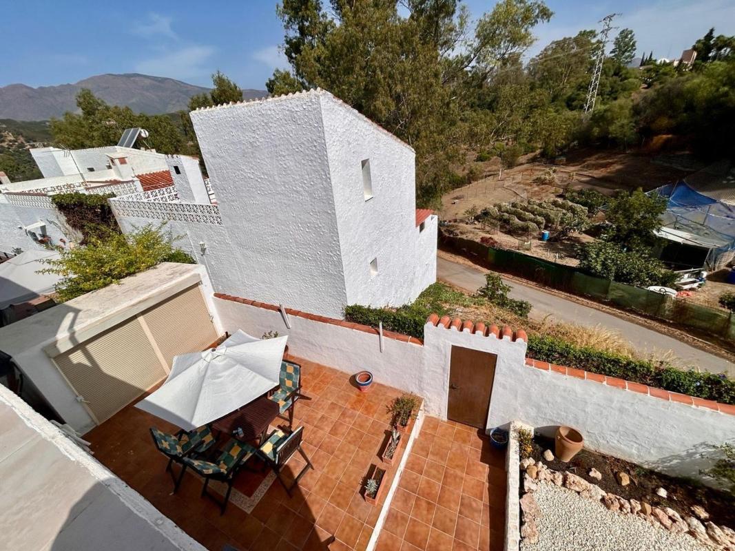 Venta de chalet adosado en  Chalet adosado en Camino Puerto Romano s/n, Las Lomas, Estepona , Estepona photo 5