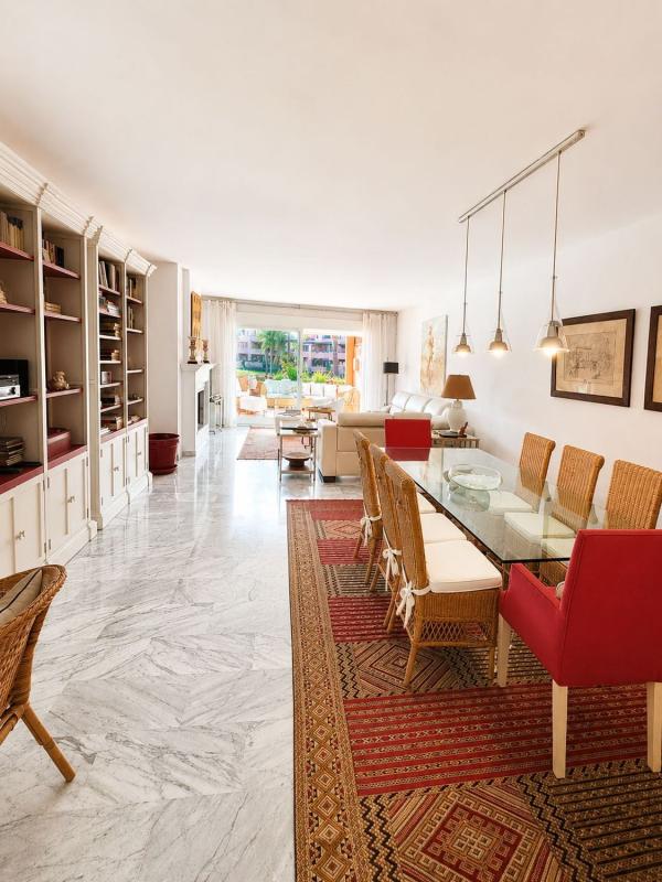 Продажа дуплекса на Dúplex en Urbanización Alhambra del Golf, Casasola, Estepona, Эстепона photo 2