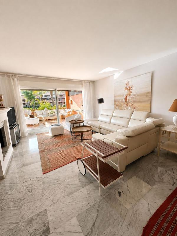 Продажа дуплекса на Dúplex en Urbanización Alhambra del Golf, Casasola, Estepona, Эстепона photo 5