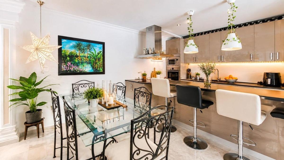 Venta de piso en Piso en Calle Santa Isabel, San Pedro Pueblo, Marbella, Marbella
photo 1
