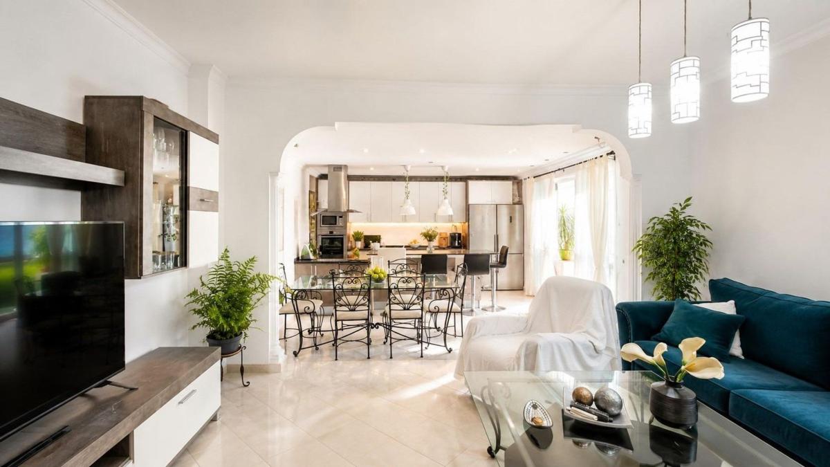 Venta de piso en Piso en Calle Santa Isabel, San Pedro Pueblo, Marbella, Marbella
photo 2