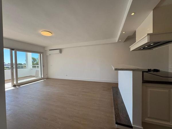 Venta de piso en Piso en Avenida Pernet, Nueva Atalaya, Estepona, Estepona
thumbnail 3