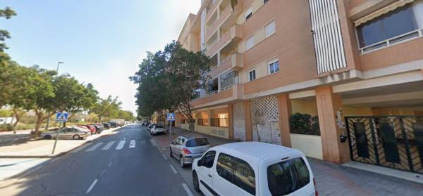 Venta de piso en Piso en Editor Angel Caffarena, El Consul - El Romeral, Málaga, Málaga
thumbnail 2