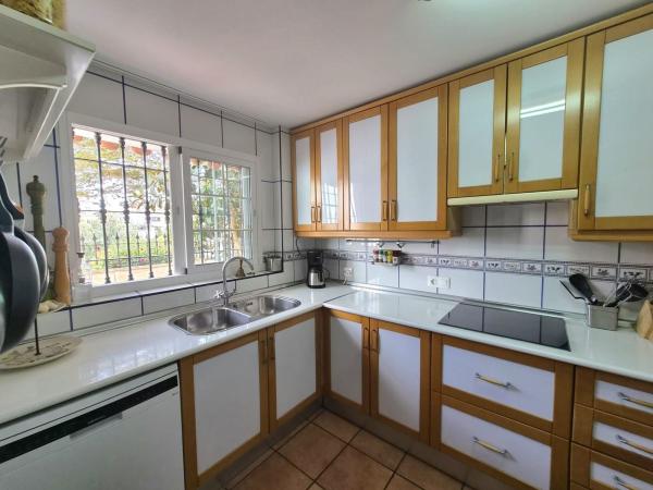 Chalet adosado en Calle Azor del Coto, El Coto, Mijas photo 4