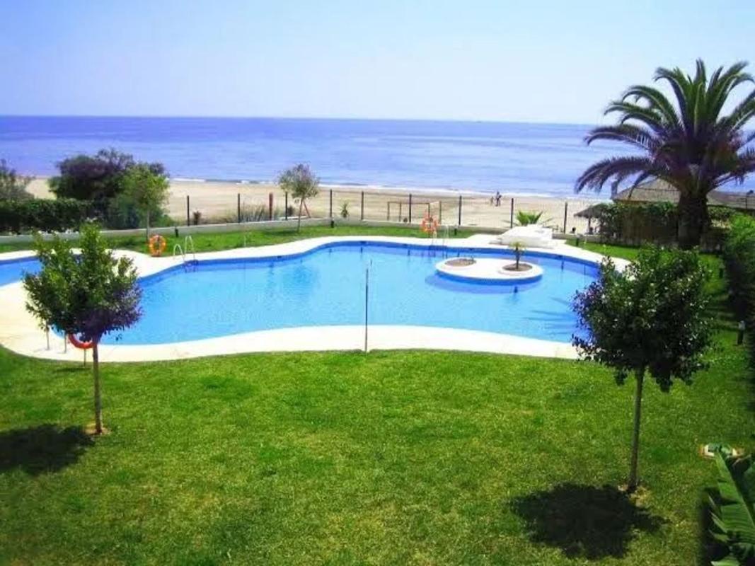 Sale of apartment in Piso en Playa Bajadilla-Puertos, Marbella, Marbella
 photo 2