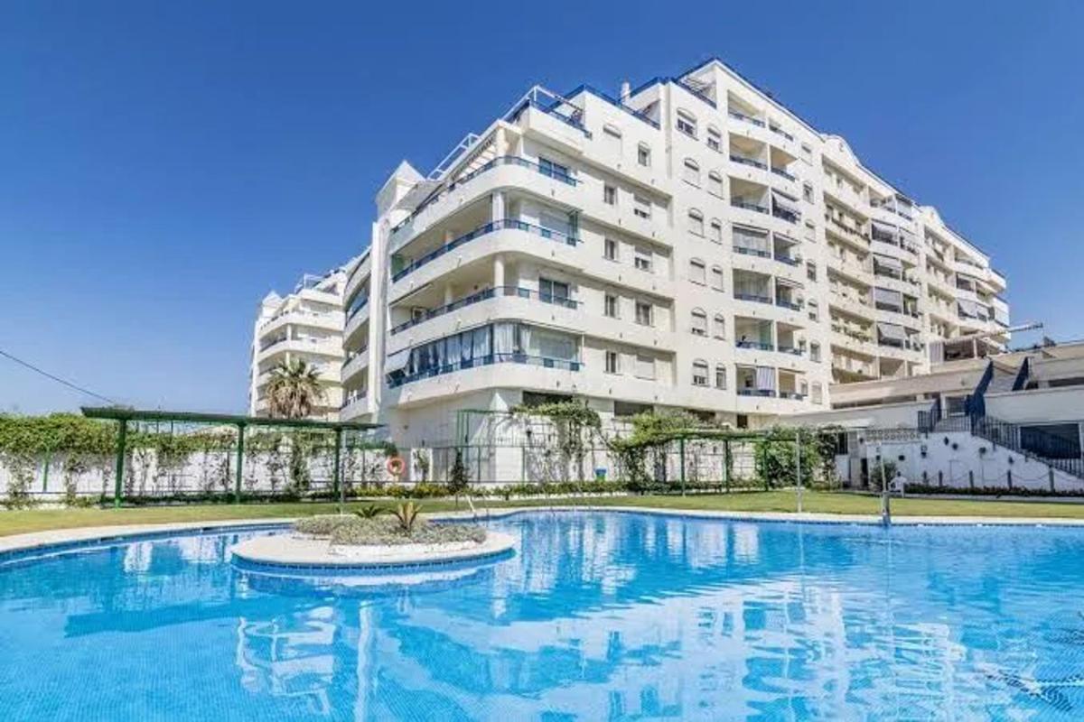 Sale of apartment in Piso en Playa Bajadilla-Puertos, Marbella, Marbella
 photo 4