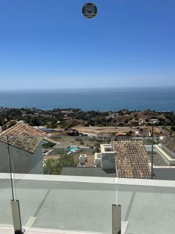 Duplex en venta en Dúplex en El Higuerón - Capellanía, Benalmádena, Benalmádena photo 2