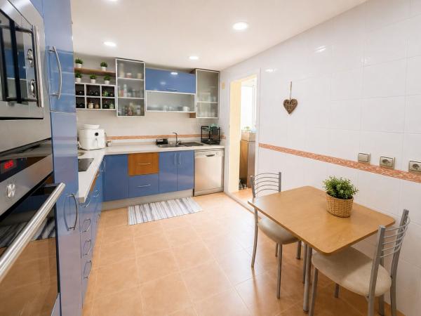 Venta de piso en Piso en Calle Lora del Río, El Pinillo, Torremolinos, Torremolinos
photo 1