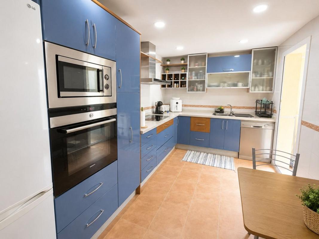 Venta de piso en Piso en Calle Lora del Río, El Pinillo, Torremolinos, Torremolinos
photo 2