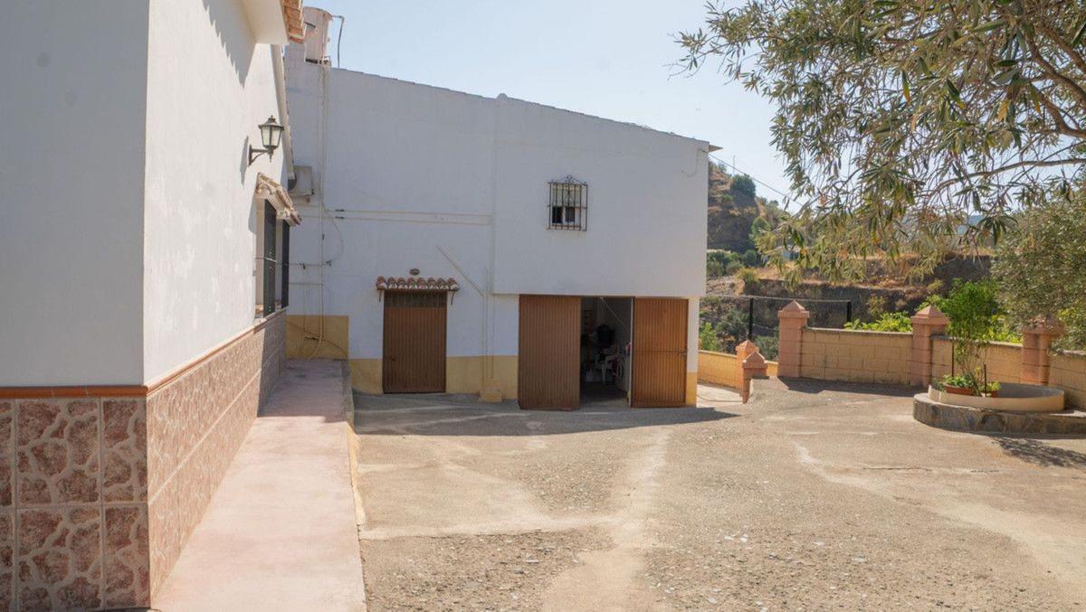 Propiedades en venta y alquiler en España photo 5