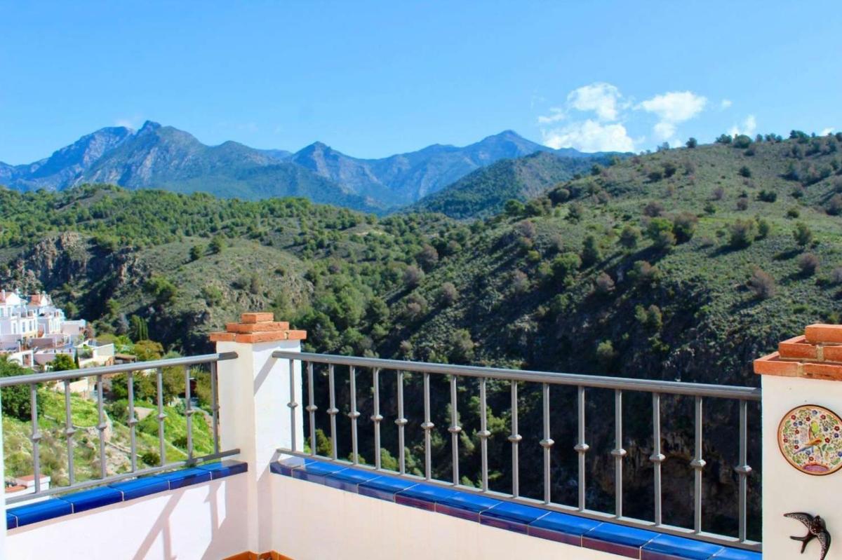 Venta de chalet adosado en  Chalet adosado en Frigiliana , Frigiliana photo 2
