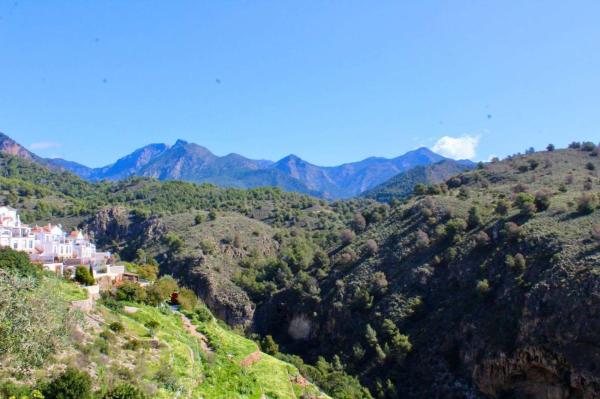 Chalet adosado en Frigiliana thumbnail 2