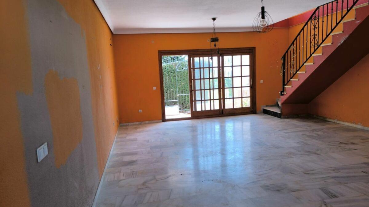 Venta de chalet independiente en Casa o chalet en Calle Sierra de Gredos, 1, Las Lomas, Estepona, Estepona
photo 3