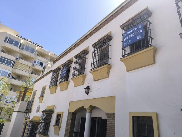 Chalet independiente en venta en Casa o chalet en Calle Sierra de Gredos, 1, Las Lomas, Estepona, Estepona
 photo 4