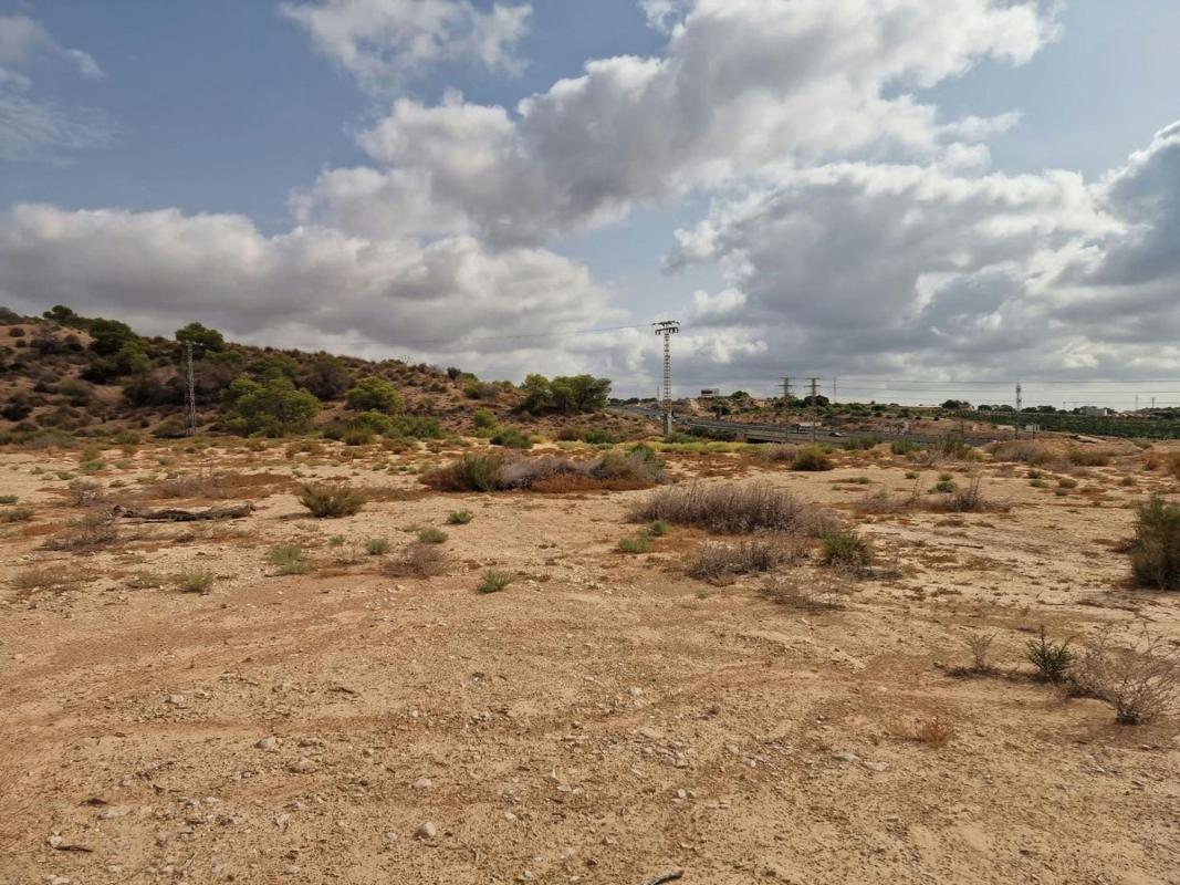 Terreno en venta en Elche / Elx, Alicante photo 3