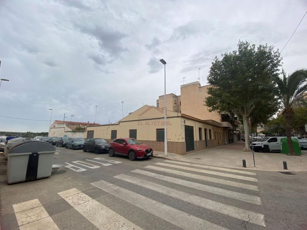 Terreno en venta en Elche / Elx, Alicante photo 1