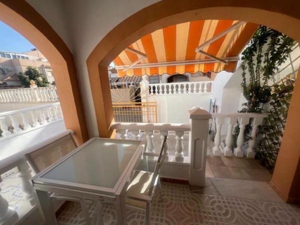 Mieszkanie na sprzedaż w  Piso en Calle Río Tajo, La Siesta - El Salado - Torreta, Torrevieja, Torrevieja photo 3