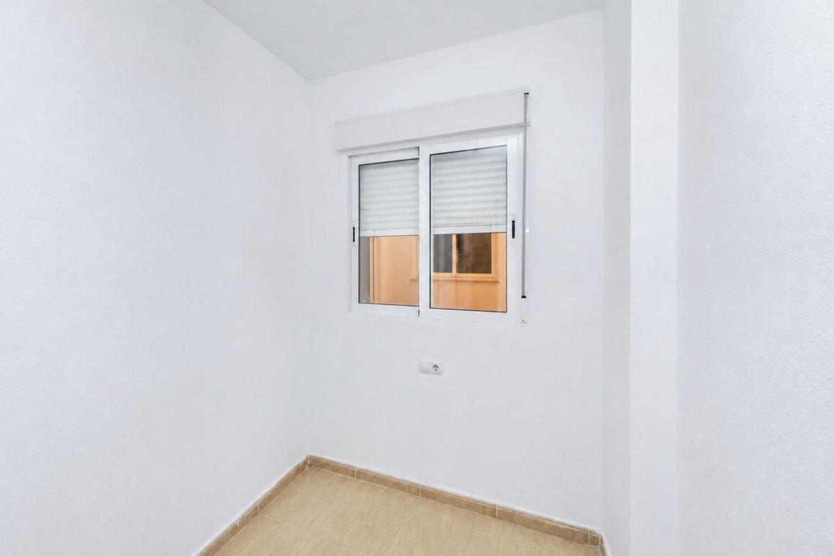 Продажа квартиры на Piso en Calle de Pedro Lorca, 111, Las Piscinas Naturales, Torrevieja, Торревьеха
 photo 2