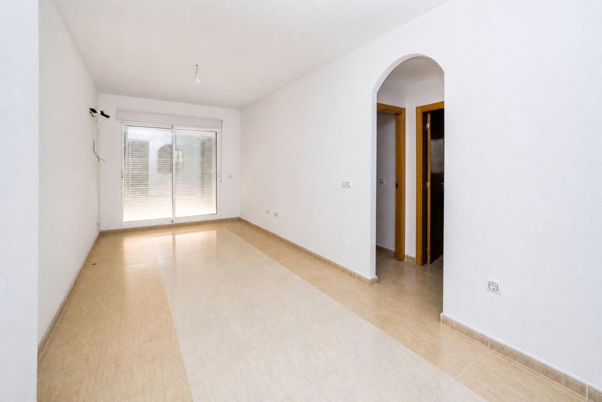 Venta de piso en Piso en Calle de Pedro Lorca, 111, Las Piscinas Naturales, Torrevieja, Torrevieja
 photo 2