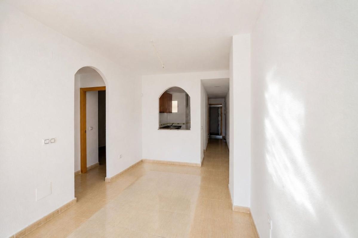 Venta de piso en Piso en Calle de Pedro Lorca, 111, Las Piscinas Naturales, Torrevieja, Torrevieja
 photo 4