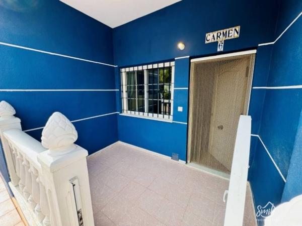 Piso en venta en Piso en Calle Adriano, Gaspar Perrelló, Torrevieja, Torrevieja thumbnail 2