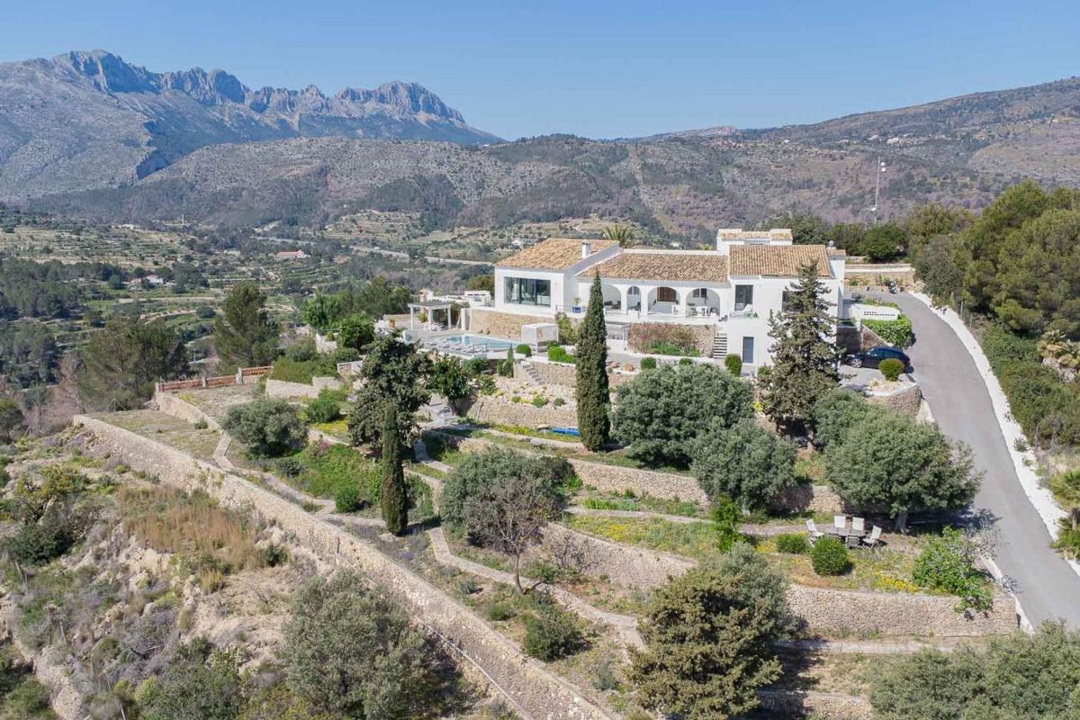Properties for sale and rent in Spain photo 1