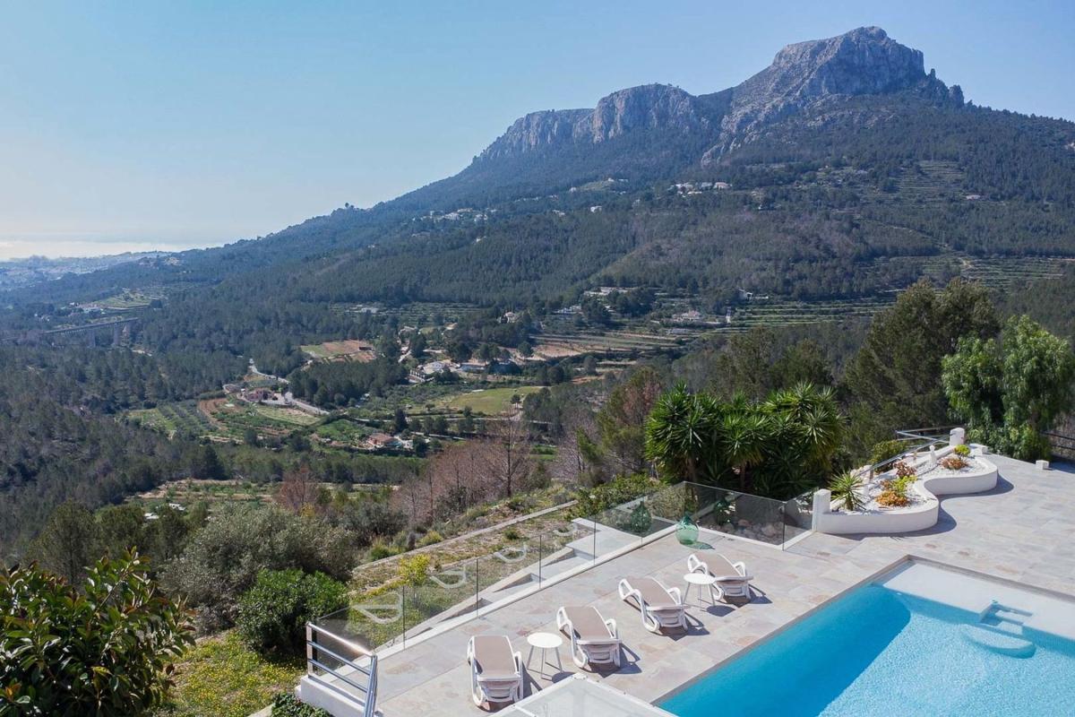 Properties for sale and rent in Spain photo 4