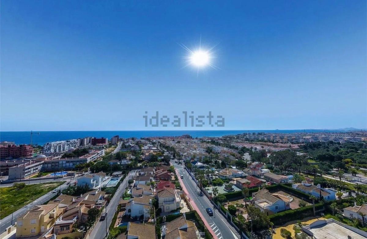 Sprzedaż mieszkania w Piso en Avenida de Holanda, 2, Mil Palmeras, Pilar de la Horadada, Pilar de la Horadada
 photo 3