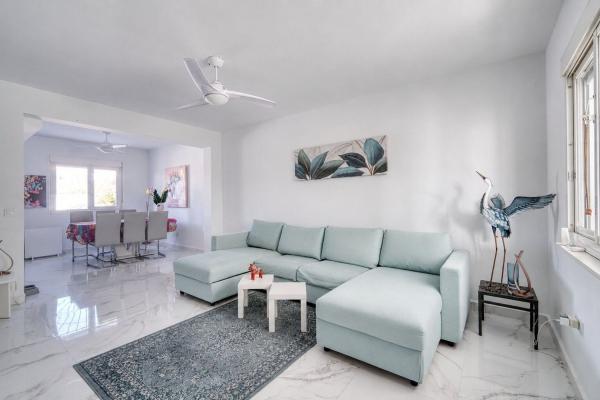 Chalet adosado en Calle Indira Gandhi, Benijofar thumbnail 2