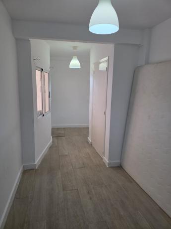 Продажа квартиры на Piso en Calle Díaz Moreu, 49, San Antón, Alicante / Alacant, Аликанте / Алакант
thumbnail 2