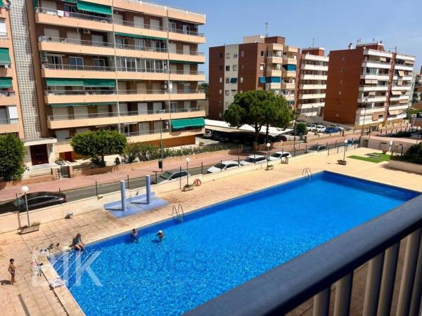 Piso en venta en Piso en Los Balcones - Los Altos del Edén, Torrevieja, Torrevieja thumbnail 2
