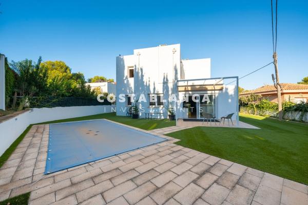 Chalet independiente en venta en Casa o chalet en Calle Pinsà, L'Albir, Alfaz del Pi, Alfaz del Pi
 photo 3