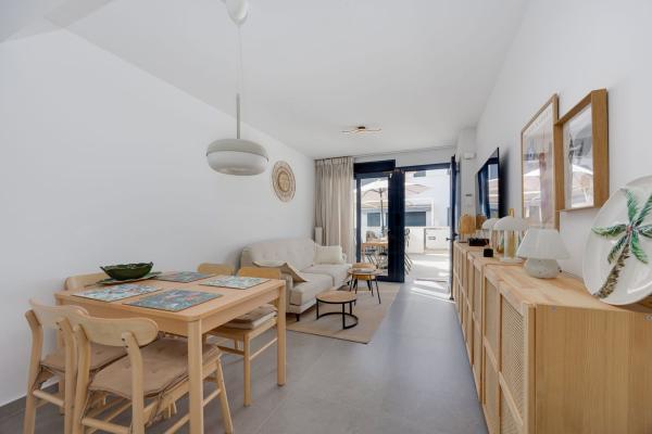Chalet adosado en Carcaixent, 2, Urbanizaciones, Guardamar del Segura thumbnail 1