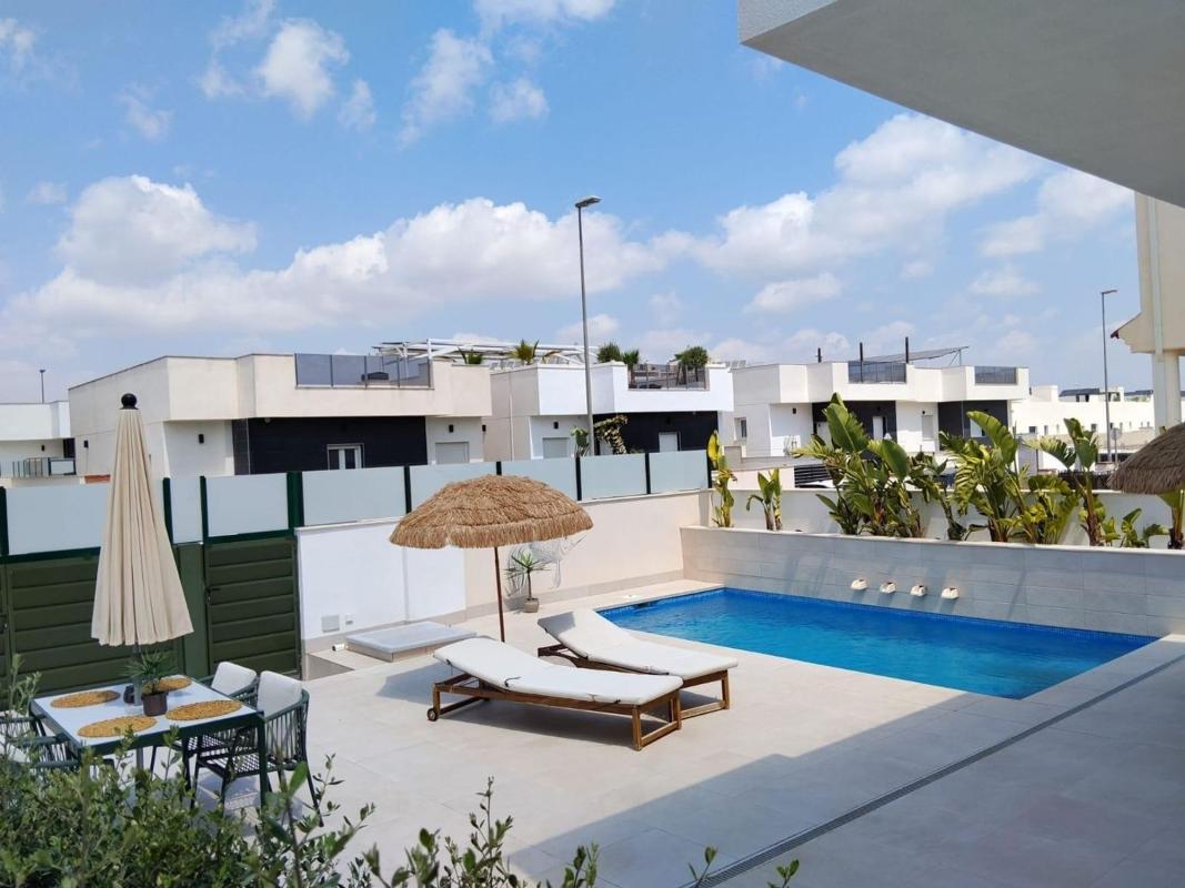 Properties for sale and rent in Spain photo 4
