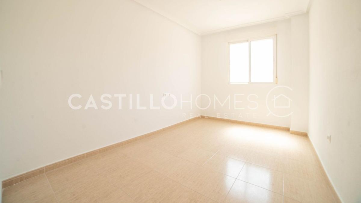 Venta de piso en Piso en El Molino, Torrevieja, Torrevieja
photo 3